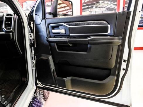 Used 2024 RAM 2500 Big Horn w/ Off Road Package AWD/4WD image 39