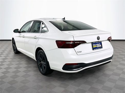 Used 2022 Volkswagen Jetta SE image 5