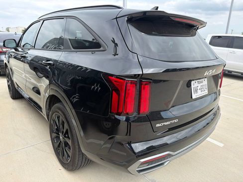 Used 2023 Kia Sorento SX AWD/4WD image 4