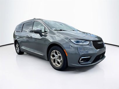 Used 2022 Chrysler Pacifica Limited