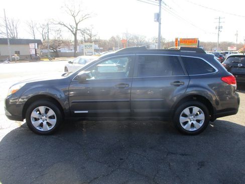 Used 2011 Subaru Outback 2.5i Premium image 4