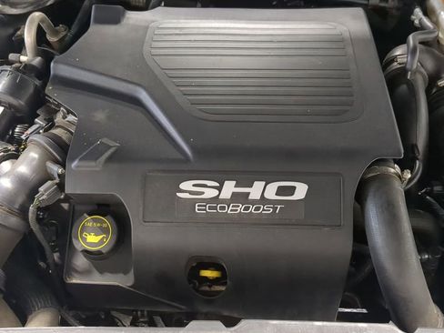 Used 2018 Ford Taurus SHO image 27