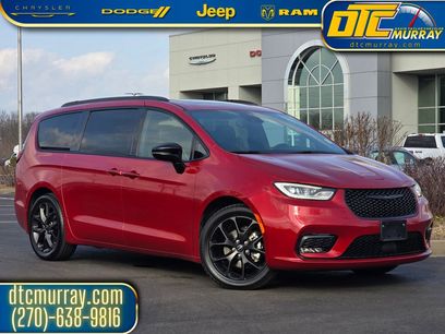 Used 2025 Chrysler Pacifica Limited