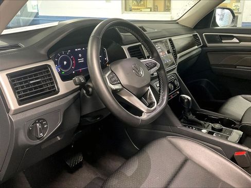 Used 2023 Volkswagen Atlas SE w/ Black Wheel Package AWD/4WD image 8