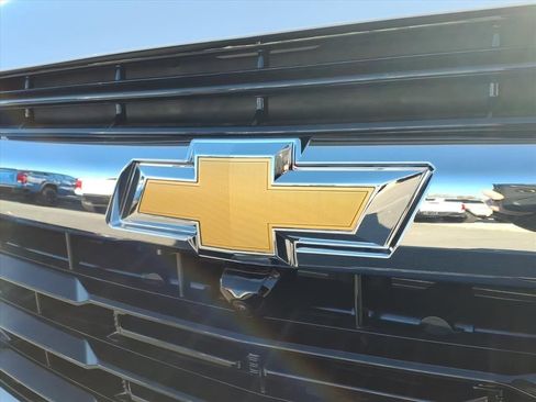 New 2026 Chevrolet Suburban LS image 32