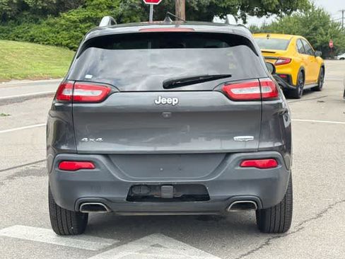 Used 2016 Jeep Cherokee Latitude w/ Cold Weather Group AWD/4WD image 4