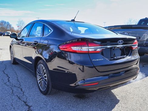Used 2018 Ford Fusion SE w/ Equipment Group 602A image 3