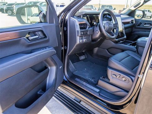 Used 2026 GMC Yukon XL Denali w/ Sun & Power Step Package image 28