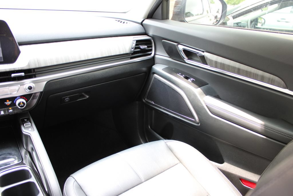 Used 2024 Kia Telluride EX w/ EX Captain's Chair Package AWD/4WD image 47
