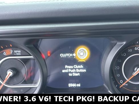 Used 2024 Jeep Wrangler Rubicon w/ Technology Group image 9