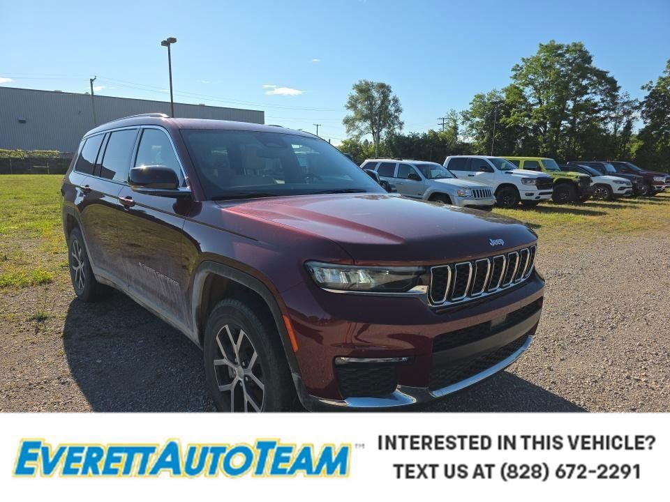 Used 2023 Jeep Grand Cherokee L Limited AWD/4WD image 1