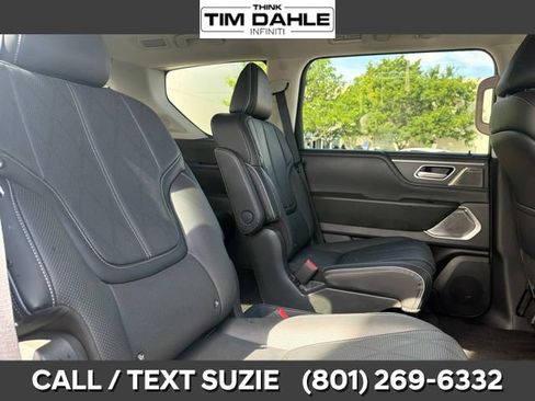 Used 2025 INFINITI QX80 Sensory AWD/4WD image 17