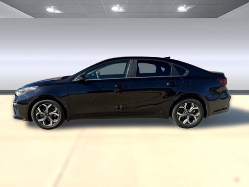 Used 2020 Kia Forte LXS image 2