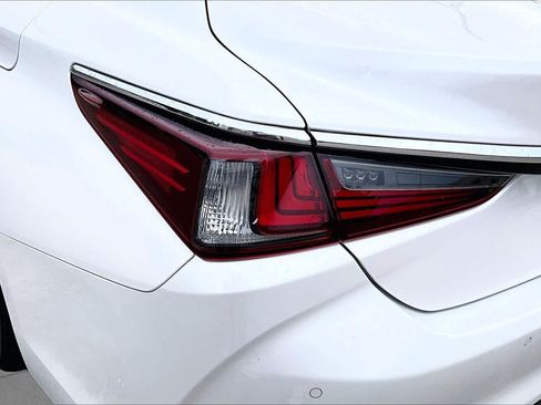 Used 2024 Lexus ES 350 w/ Premium Package FWD image 26