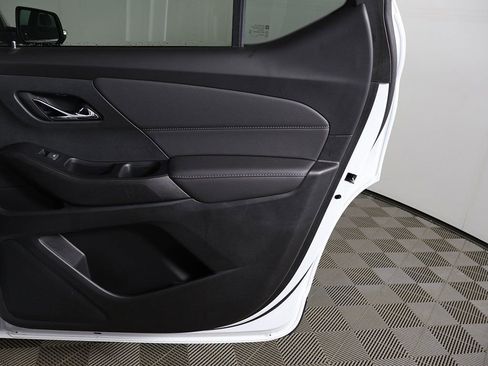 Used 2024 Chevrolet Traverse LT image 23