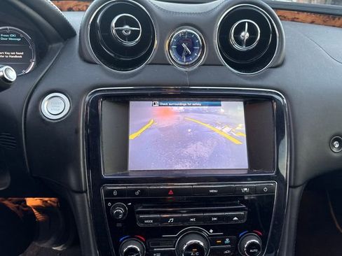 Used 2011 Jaguar XJ image 23