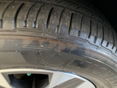 Used 2022 Toyota Highlander XLE image 31