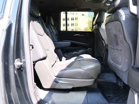 Used 2019 Cadillac Escalade ESV Platinum AWD/4WD image 27