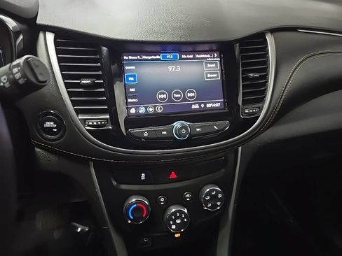 Used 2021 Chevrolet Trax LT w/ LT Convenience Package AWD/4WD image 24