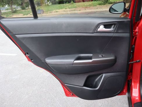 Used 2022 Kia Sportage LX image 24