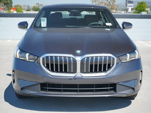 New 2026 BMW 530i w/ Premium Package RWD image 2