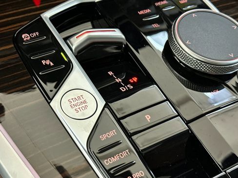 Used 2026 BMW X5 sDrive40i w/ Climate Comfort Package image 25