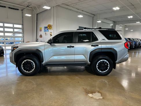 Used 2025 Toyota 4Runner TRD Off-Road Premium w/ Tow Technology Package AWD/4WD image 5