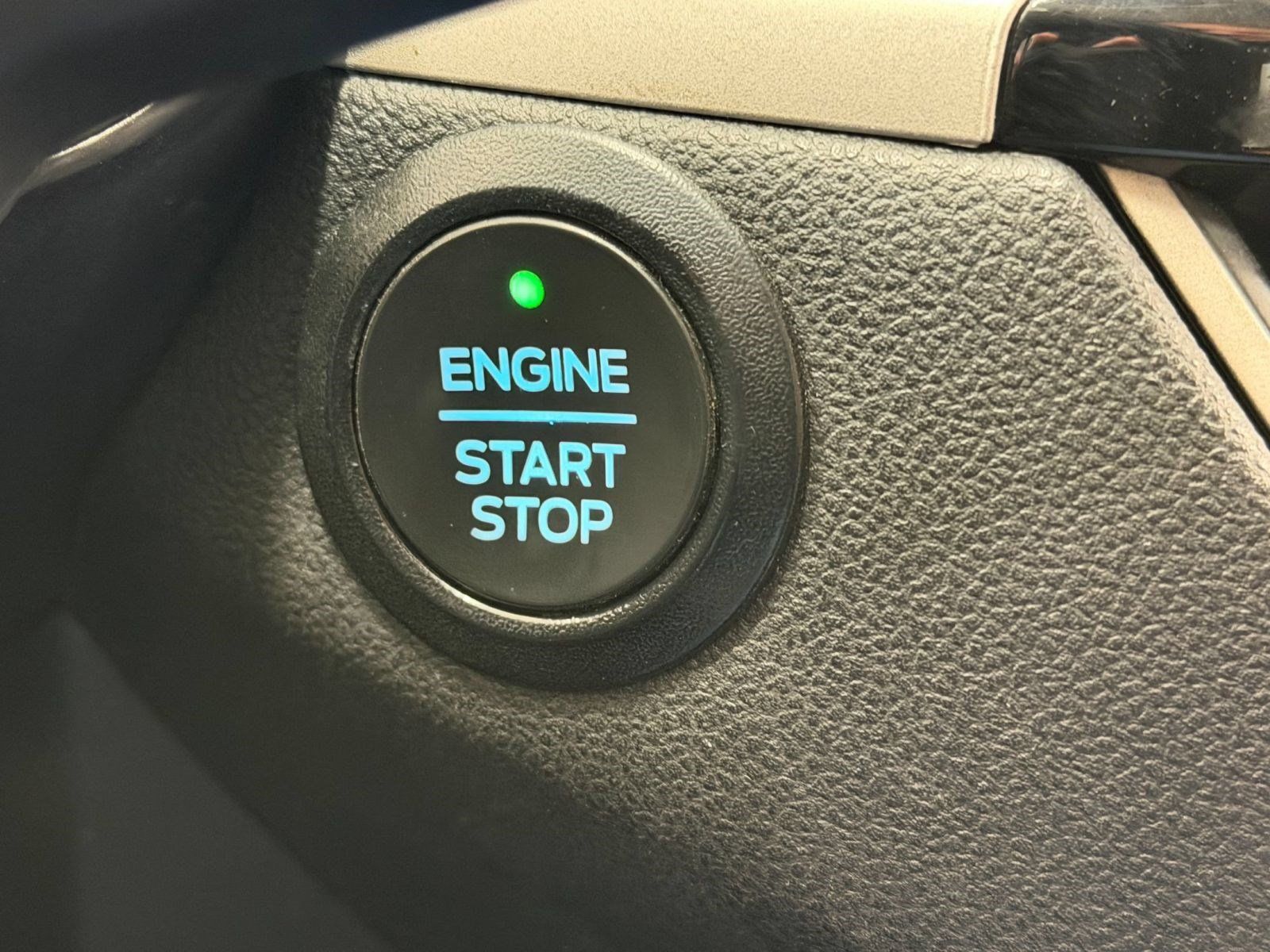 Used 2022 Ford Escape SE w/ SE Sport Appearance Package AWD/4WD image 16