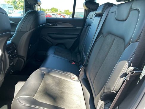 New 2025 Jeep Grand Cherokee Altitude image 22