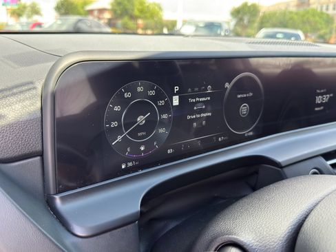 Used 2024 Kia Seltos EX FWD image 20