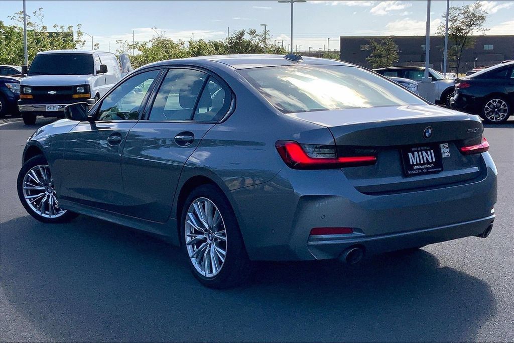 Used 2023 BMW 330i Sedan w/ Parking Assistance Package RWD image 10