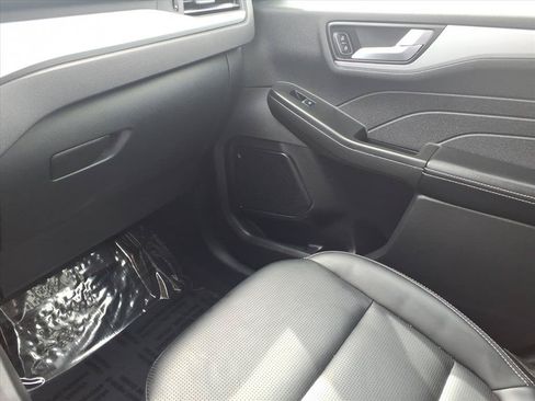 Used 2025 Ford Escape Platinum AWD/4WD image 22