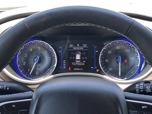 Used 2023 Chrysler Voyager LX FWD image 31