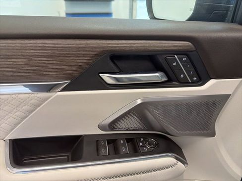 Used 2025 GMC Acadia Denali w/ Super Cruise Package image 39