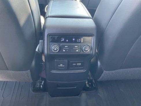 Used 2020 GMC Acadia Denali w/ Technology Package AWD/4WD image 29