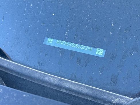 Used 2025 Chevrolet Traverse LT image 4