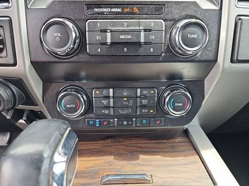Used 2019 Ford F150 Lariat AWD/4WD image 22