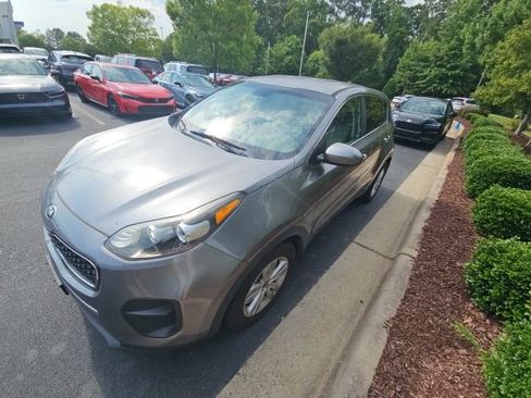 Used 2017 Kia Sportage LX FWD image 3