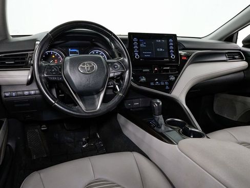 Used 2021 Toyota Camry SE image 6