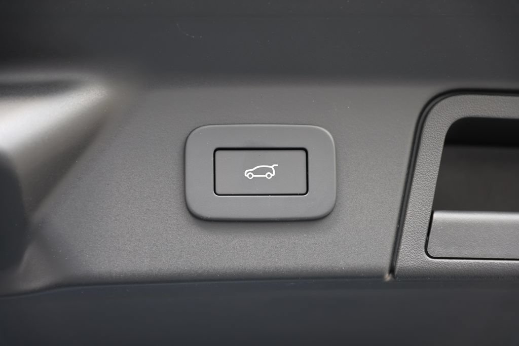 Certified 2026 Land Rover Range Rover Velar S AWD/4WD image 9