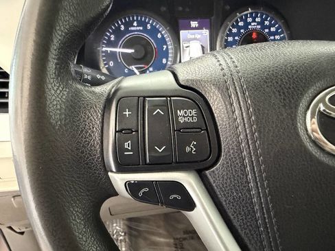Used 2018 Toyota Sienna LE FWD image 15