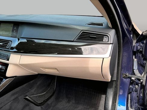 Used 2011 BMW 528i Sedan RWD image 17