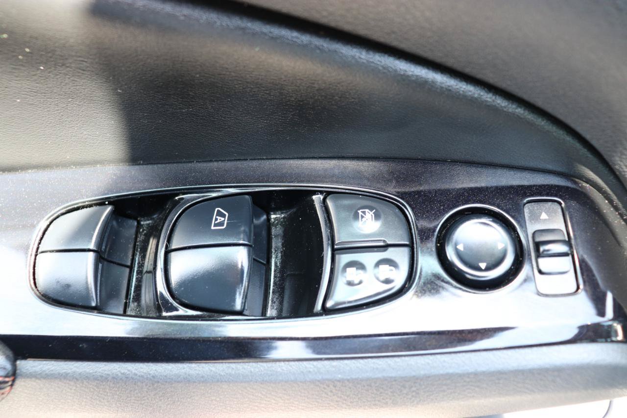 Used 2024 Nissan Altima 2.5 SR FWD image 44