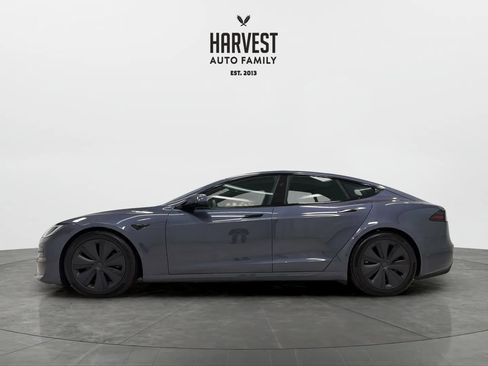 Used 2023 Tesla Model S Standard Range image 2