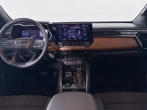 Used 2024 GMC Canyon AT4 w/ Technology Package image 23