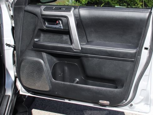 Used 2022 Toyota 4Runner SR5 image 39