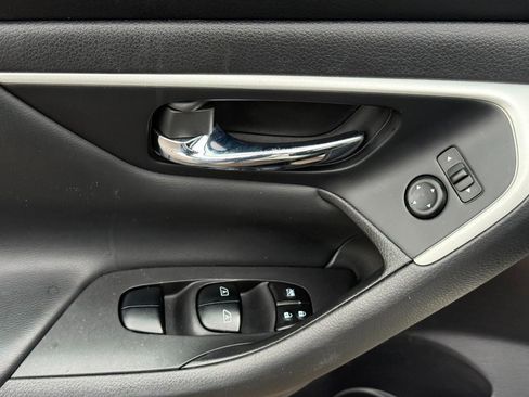 Used 2017 Nissan Altima 2.5 SV w/ Convenience Package FWD image 21