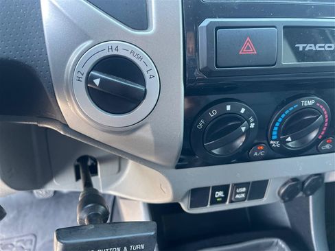 Used 2015 Toyota Tacoma 4x4 Double Cab w/ SR5 Package image 18