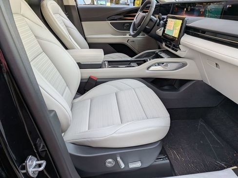 New 2026 Lincoln Nautilus Reserve AWD/4WD image 33
