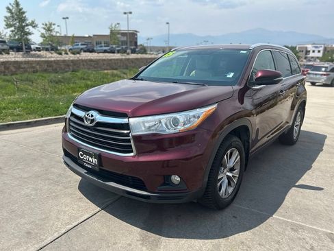 Used 2015 Toyota Highlander XLE AWD/4WD image 3